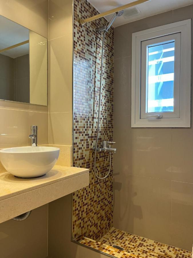 Dumont Urban Apartment *